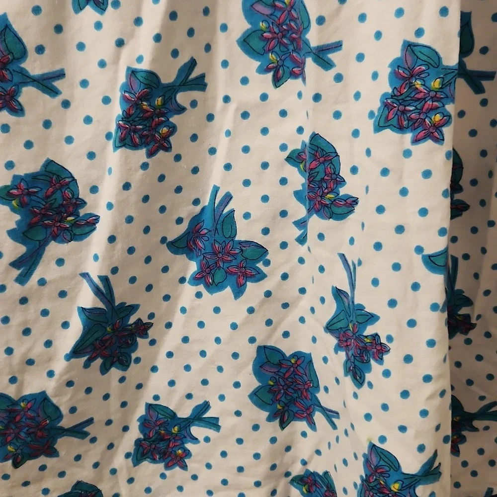 Vnt Kzk shorth sleeve button up size M